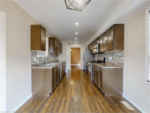 45 Lisbeth Crescent, Kawartha Lakes, ON - Indoor Photo Showing Kitchen