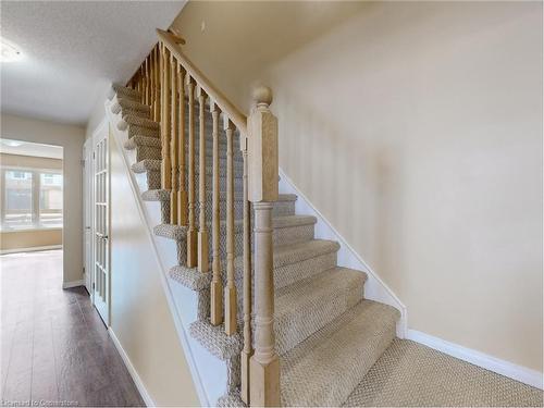 45 Lisbeth Crescent, Kawartha Lakes, ON - Indoor Photo Showing Other Room