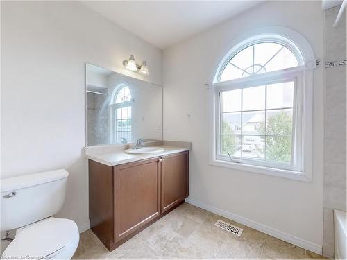 45 Lisbeth Crescent, Kawartha Lakes, ON - Indoor Photo Showing Bathroom