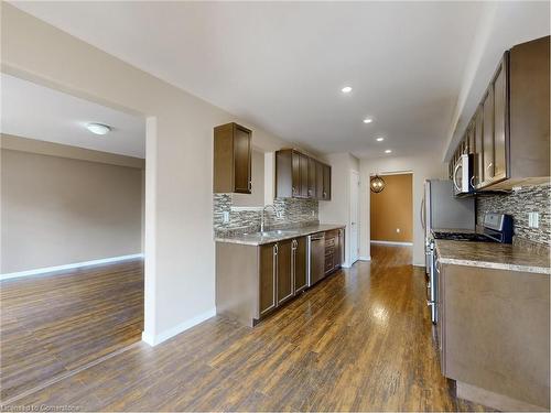 45 Lisbeth Crescent, Kawartha Lakes, ON - Indoor Photo Showing Kitchen