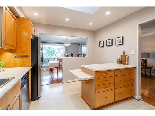 356 Delrex Boulevard, Halton, ON - Indoor Photo Showing Kitchen