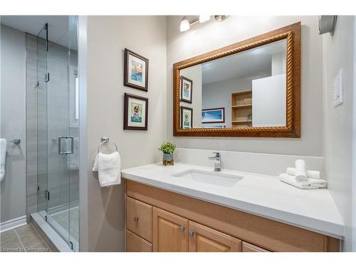 356 Delrex Boulevard, Halton, ON - Indoor Photo Showing Bathroom