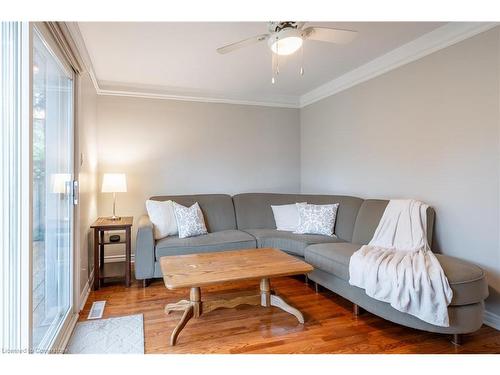 356 Delrex Boulevard, Halton, ON - Indoor Photo Showing Living Room