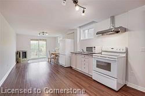 Bsmt-1935 Romina Court, Innisfil, ON - Indoor Photo Showing Kitchen