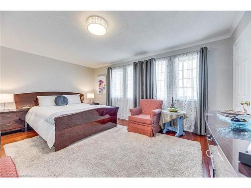 1220 Old Oak Drive, Oakville, ON - Indoor Photo Showing Bedroom