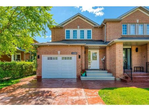 1220 Old Oak Drive, Oakville, ON - Outdoor