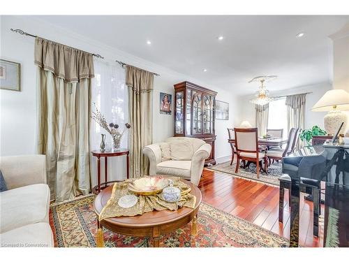 1220 Old Oak Drive, Oakville, ON - Indoor Photo Showing Living Room