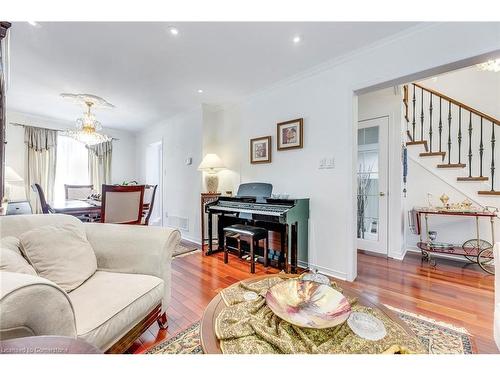 1220 Old Oak Drive, Oakville, ON - Indoor Photo Showing Living Room