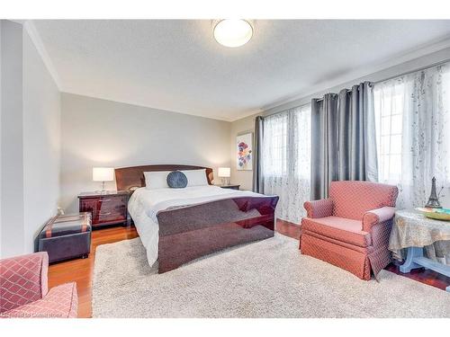 1220 Old Oak Drive, Oakville, ON - Indoor Photo Showing Bedroom