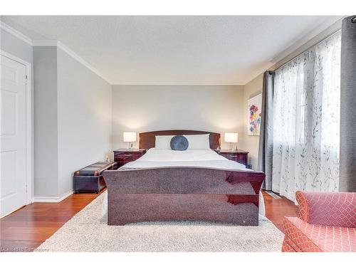 1220 Old Oak Drive, Oakville, ON - Indoor Photo Showing Bedroom