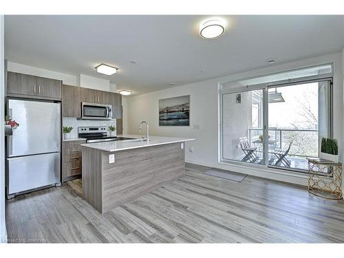 308-455 Charlton Avenue E, Hamilton, ON - Indoor Photo Showing Kitchen