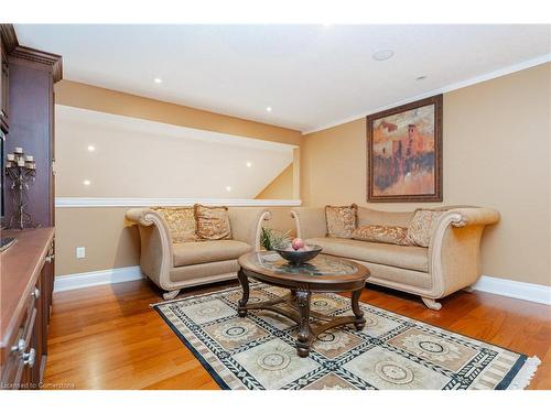 85 Blackburn Drive, Brantford, ON - Indoor Photo Showing Living Room