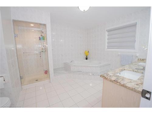 5 Crowsnest Crescent, Brampton, ON - Indoor Photo Showing Bathroom