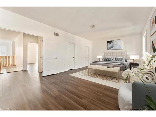 9175 White Oak Avenue, Niagara Falls, ON - Indoor Photo Showing Bedroom