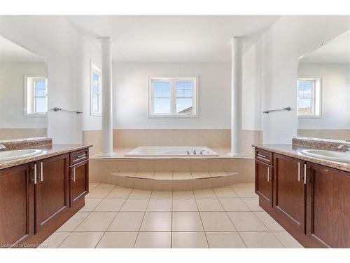 9175 White Oak Avenue, Niagara Falls, ON - Indoor Photo Showing Bathroom