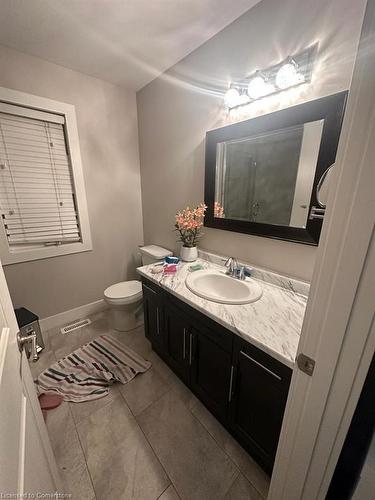 795 Freeport Street, London, ON - Indoor Photo Showing Bathroom