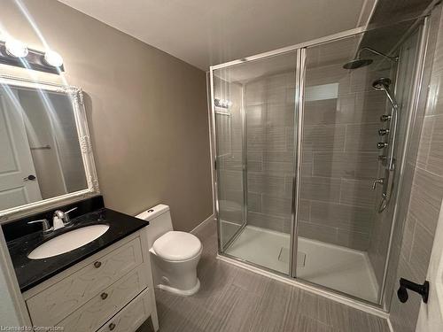 795 Freeport Street, London, ON - Indoor Photo Showing Bathroom