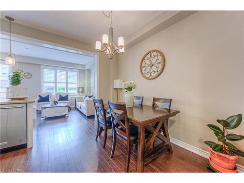 380 Threshing Mill Boulevard, Oakville, ON - Indoor Photo Showing Dining Room