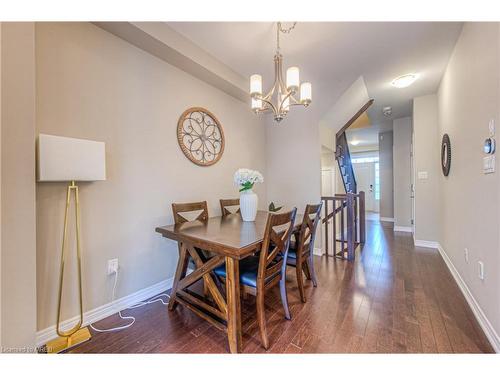 380 Threshing Mill Boulevard, Oakville, ON - Indoor Photo Showing Dining Room