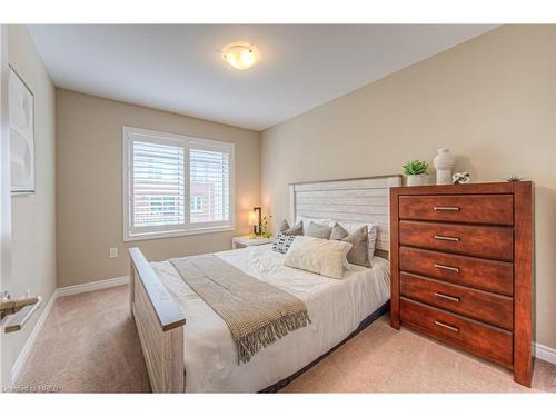 380 Threshing Mill Boulevard, Oakville, ON - Indoor Photo Showing Bedroom