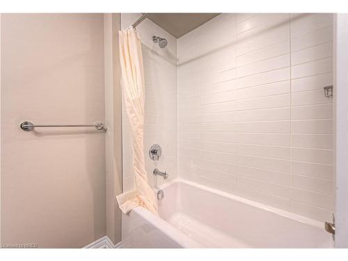 380 Threshing Mill Boulevard, Oakville, ON - Indoor Photo Showing Bathroom