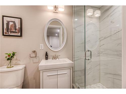 380 Threshing Mill Boulevard, Oakville, ON - Indoor Photo Showing Bathroom