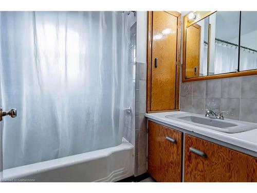 433 Bell Street, Port Colborne, ON - Indoor Photo Showing Bathroom