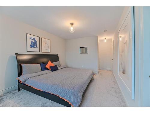 24 Toffee Trail, Hamilton, ON - Indoor Photo Showing Bedroom