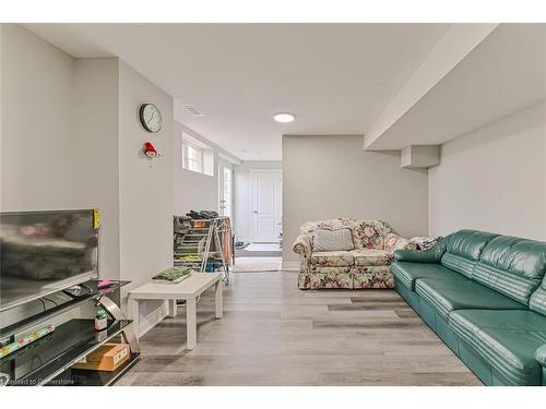 24 Toffee Trail, Hamilton, ON - Indoor Photo Showing Living Room