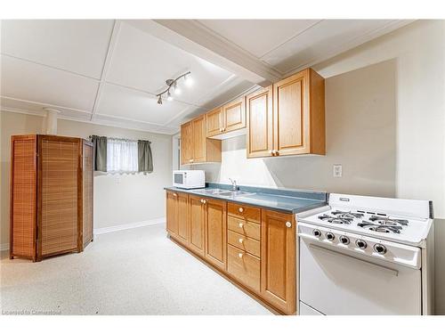 51 Fourth Street, Welland, ON - Indoor Photo Showing Kitchen