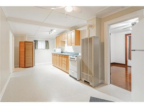 51 Fourth Street, Welland, ON - Indoor Photo Showing Kitchen