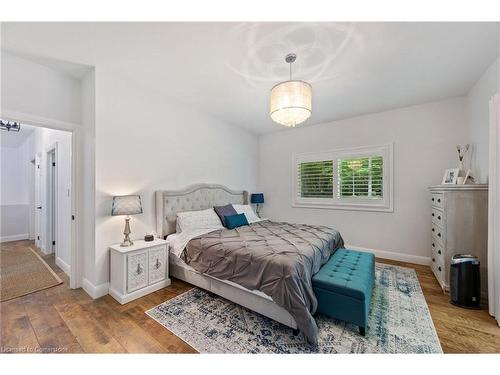 1958 Forest Valley Drive, Innisfil, ON - Indoor Photo Showing Bedroom