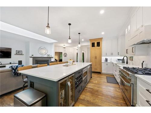 1958 Forest Valley Drive, Innisfil, ON - Indoor Photo Showing Kitchen With Upgraded Kitchen