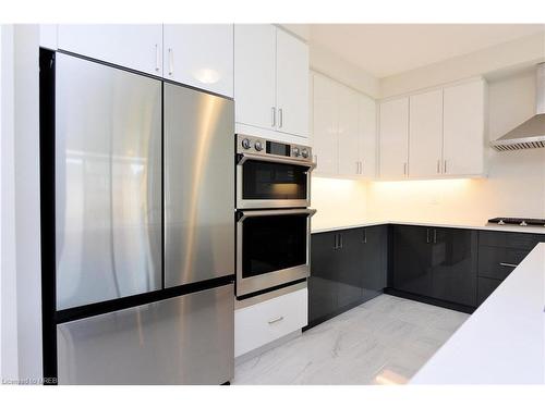 102 Rugman Crescent, Springwater, ON - Indoor Photo Showing Kitchen