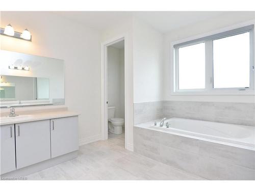 102 Rugman Crescent, Springwater, ON - Indoor Photo Showing Bathroom