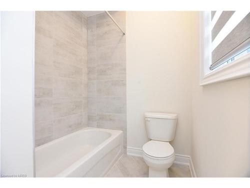 102 Rugman Crescent, Springwater, ON - Indoor Photo Showing Bathroom