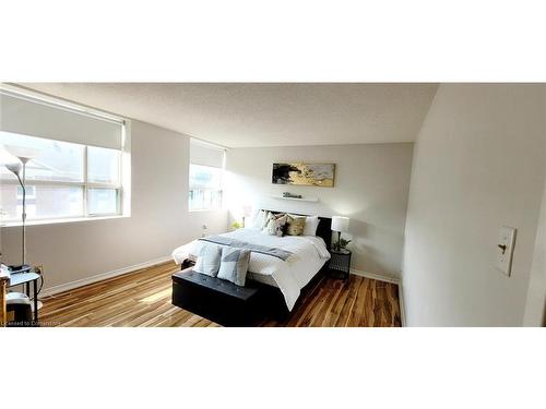 407-1655 Pickering Parkway, Pickering, ON - Indoor Photo Showing Bedroom