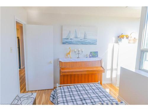 407-1655 Pickering Parkway, Pickering, ON - Indoor Photo Showing Bedroom