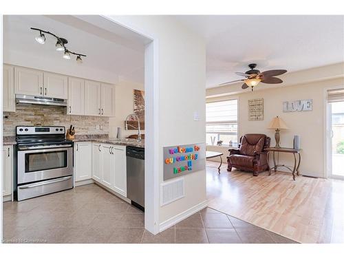 155 Thomas Avenue, Brantford, ON - Indoor Photo Showing Kitchen