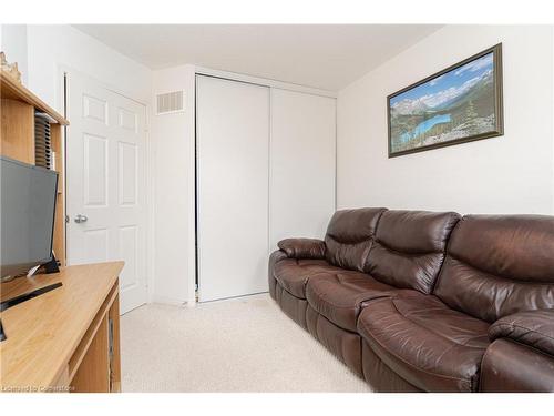 155 Thomas Avenue, Brantford, ON - Indoor Photo Showing Living Room