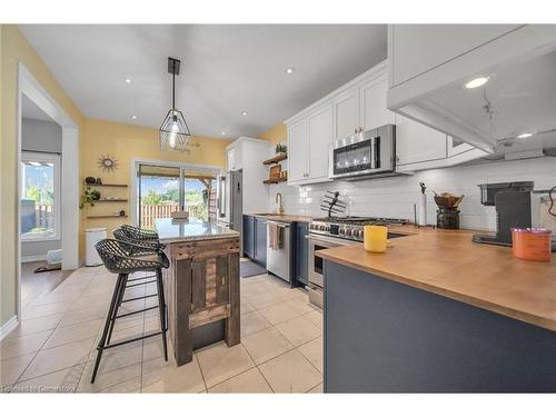 41 Vincent Street Street, Fergus, ON - Indoor Photo Showing Kitchen With Upgraded Kitchen