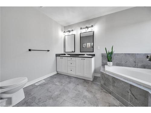 41 Vincent Street Street, Fergus, ON - Indoor Photo Showing Bathroom