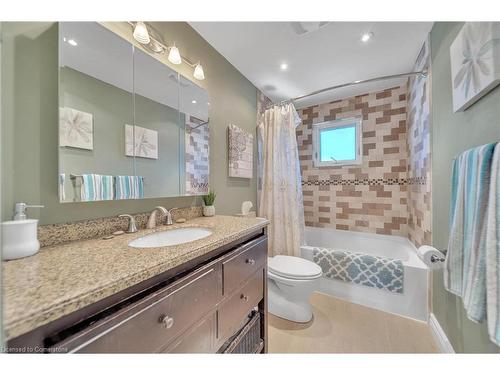 17 Gondola Crescent, Brampton, ON - Indoor Photo Showing Bathroom