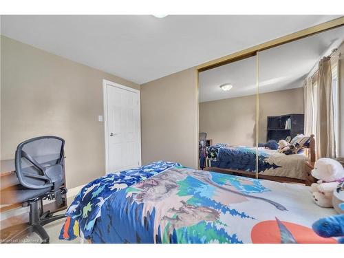 17 Gondola Crescent, Brampton, ON - Indoor Photo Showing Bedroom