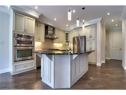 173 Sixteen Mile Drive, Oakville, ON - Indoor Photo Showing Kitchen With Upgraded Kitchen