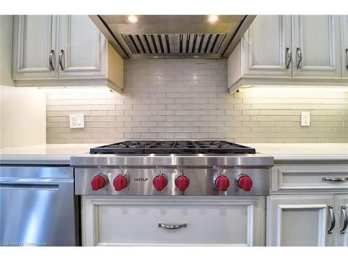 173 Sixteen Mile Drive, Oakville, ON - Indoor Photo Showing Kitchen