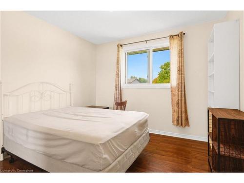 983 Westminster Place, Kingston, ON - Indoor Photo Showing Bedroom