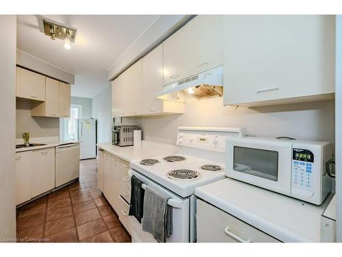 38-5020 Delaware Drive, Mississauga, ON - Indoor Photo Showing Kitchen