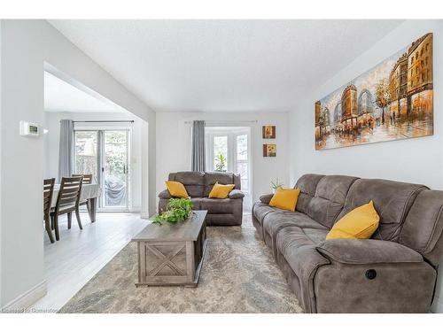 28-1675 Upper Gage Avenue, Hamilton, ON - Indoor Photo Showing Living Room