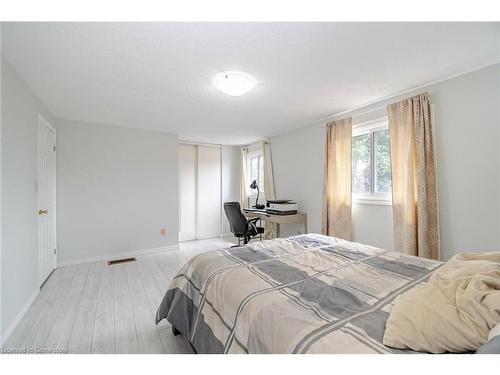 28-1675 Upper Gage Avenue, Hamilton, ON - Indoor Photo Showing Bedroom